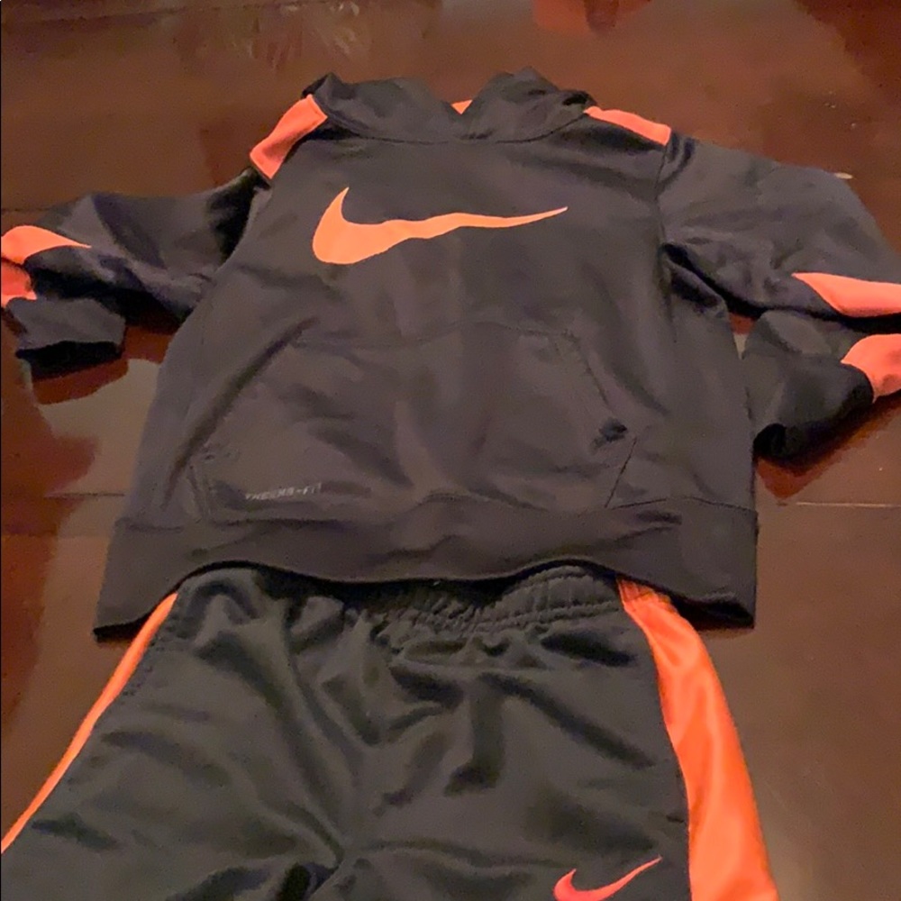 Nike sweater and sweatpants